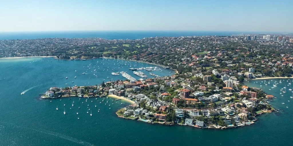 richest suburbs in Sydney - point piper