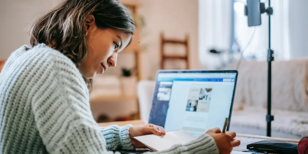 virtual assistant - side hustle ideas that don't need experience