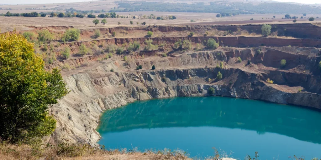 mine pit