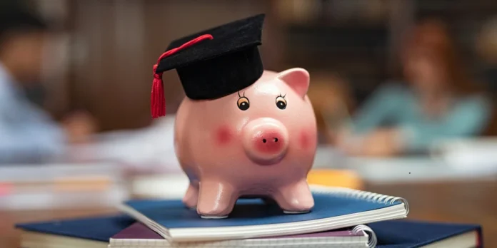UK Student Debt Crisis: Average Graduate Now Owes £45,000 student debt